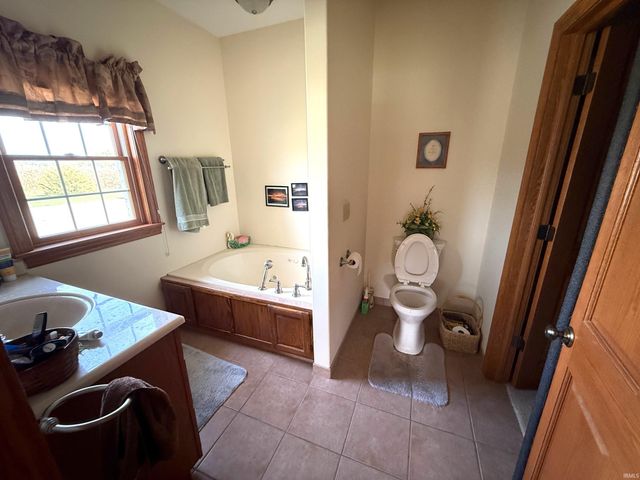 4239 S Kinsey Road, Warsaw, IN 46580