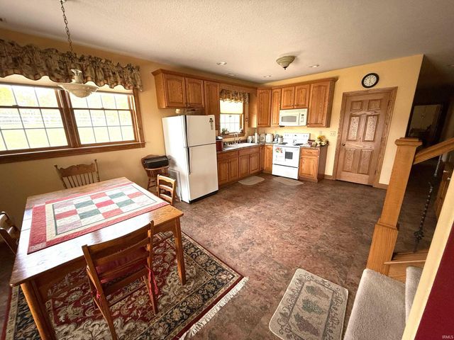 4239 S Kinsey Road, Warsaw, IN 46580