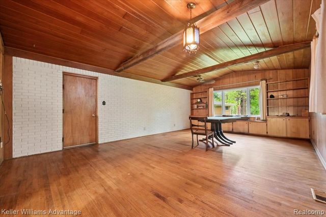 52433 Ihla Street, Utica, MI 48316