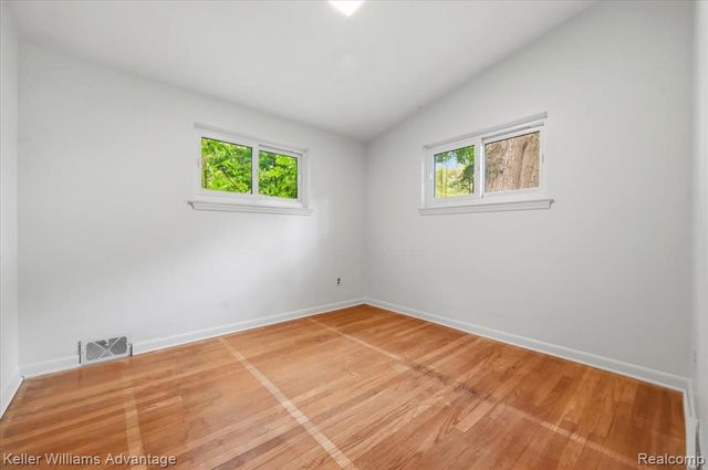 52433 Ihla Street, Utica, MI 48316