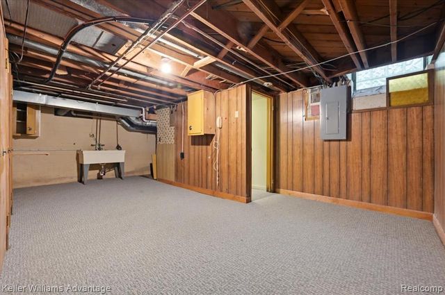 52433 Ihla Street, Utica, MI 48316