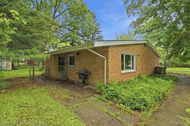 52433 Ihla Street, Utica, MI 48316