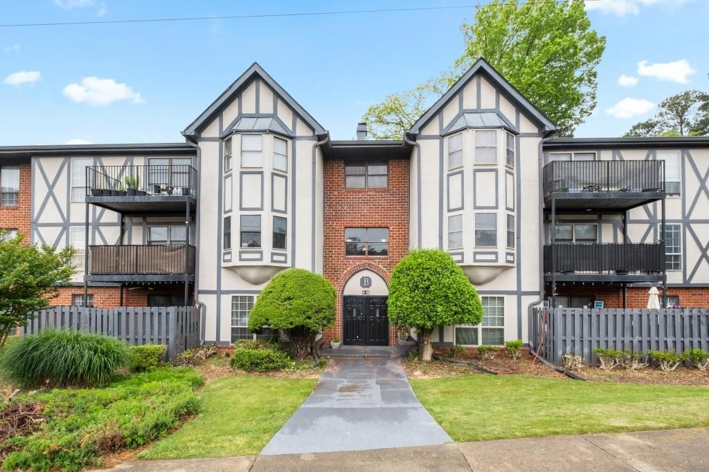 6851 Roswell Road B15, Sandy Springs, GA 30328