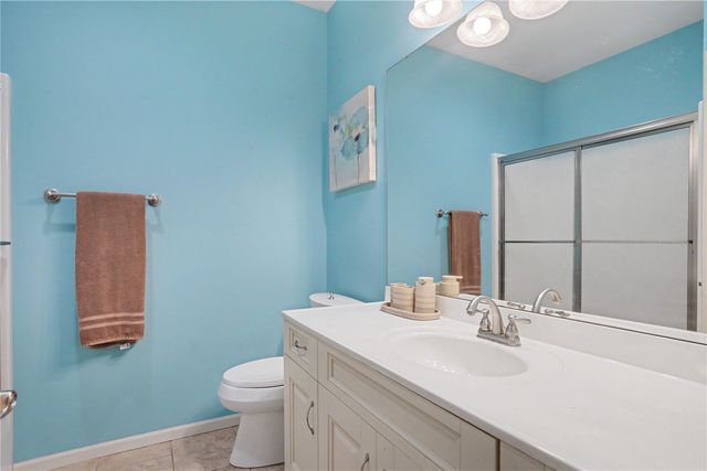 325 N 16th Avenue, Hiawatha, IA 52233