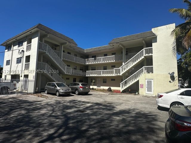 770 NE 128th St 303, North Miami, FL 33161