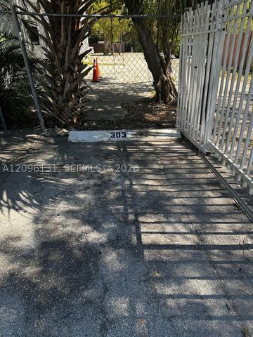 770 NE 128th St 303, North Miami, FL 33161