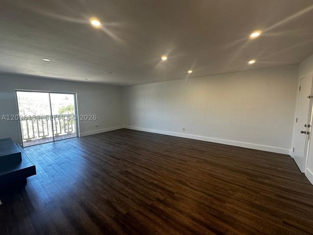 770 NE 128th St 303, North Miami, FL 33161