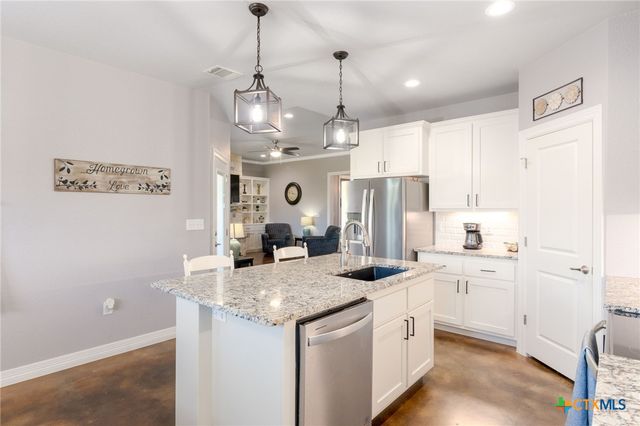 1610 Badger Lane, Lampasas, TX 76550