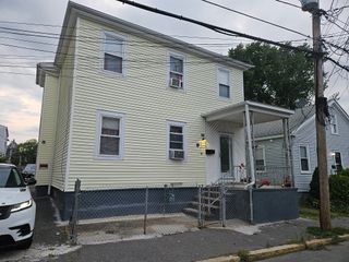 18 Union St, Taunton, MA 02780