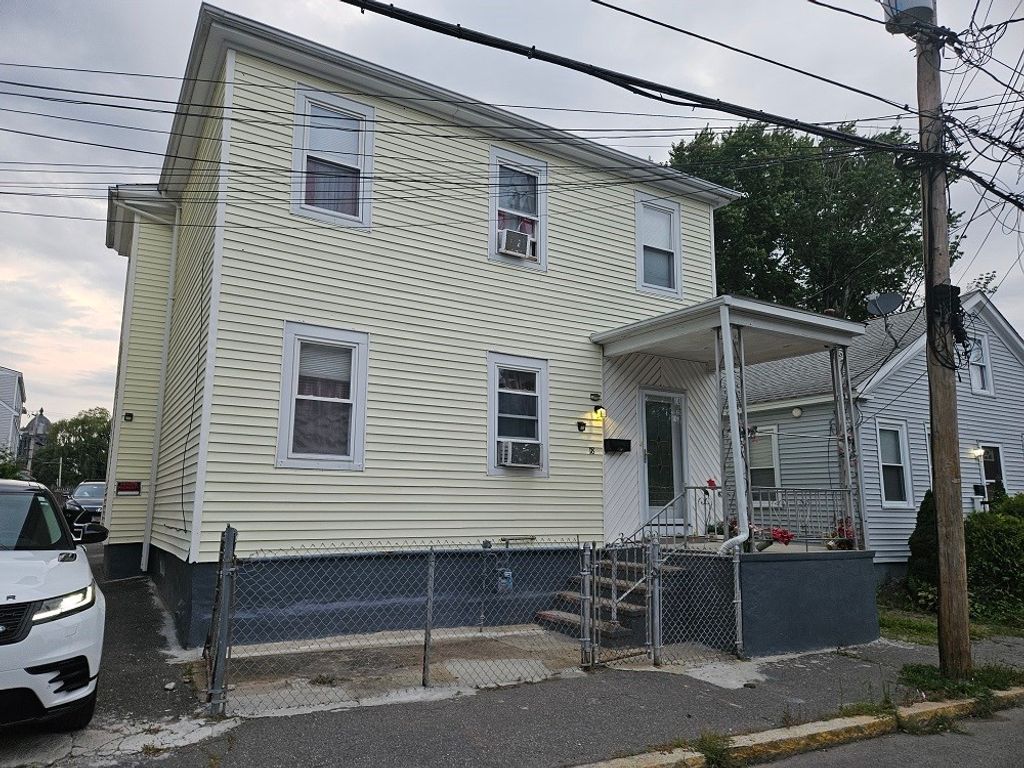 18 Union St, Taunton, MA 02780
