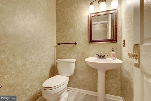 47165 TIMBERLAND PL, Sterling, VA 20165