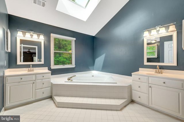 47165 TIMBERLAND PL, Sterling, VA 20165