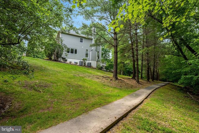 47165 TIMBERLAND PL, Sterling, VA 20165