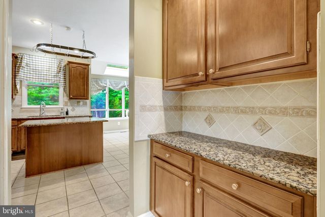 47165 TIMBERLAND PL, Sterling, VA 20165