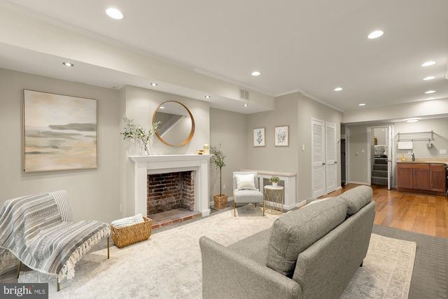 312 9TH ST NE, Washington, DC 20002