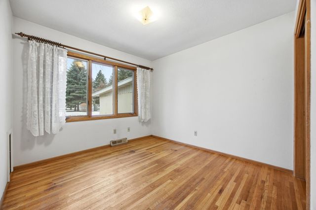 918 19th Avenue S, Fargo, ND 58103