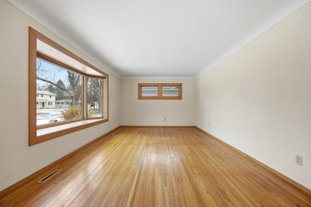 918 19th Avenue S, Fargo, ND 58103