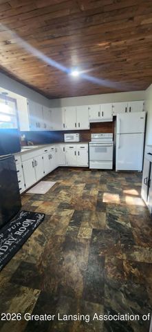 4485 Long Highway, Eaton Rapids, MI 48827