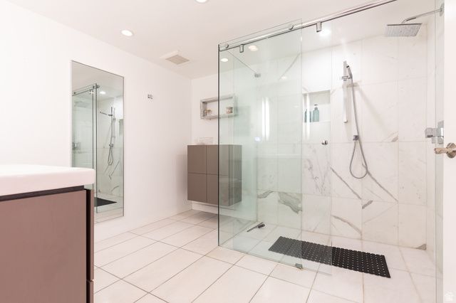 5471 S KNOLLCREST ST, Murray, UT 84107