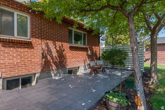 5471 S KNOLLCREST ST, Murray, UT 84107