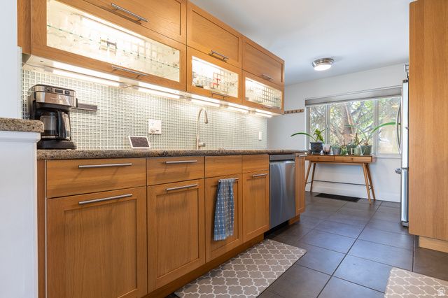 5471 S KNOLLCREST ST, Murray, UT 84107