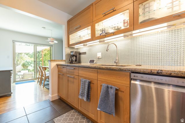 5471 S KNOLLCREST ST, Murray, UT 84107