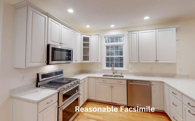 114 Lantern Drive, Sandown, NH 03873