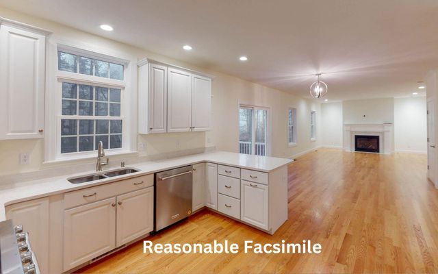 114 Lantern Drive, Sandown, NH 03873