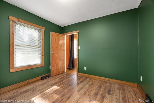 32660 Saint Vincent Avenue, Warren, MI 48092