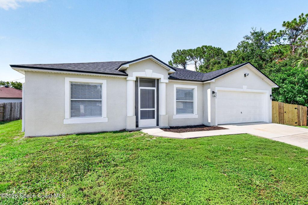 711 Avalon Street SE, Palm Bay, FL 32909