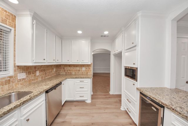 515 Lorie Lane, Seabrook, TX 77586