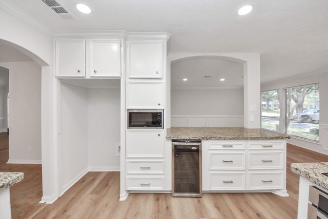 515 Lorie Lane, Seabrook, TX 77586