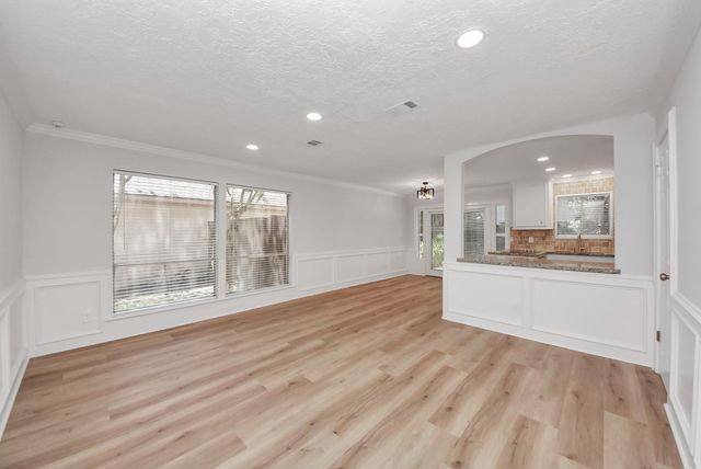 515 Lorie Lane, Seabrook, TX 77586