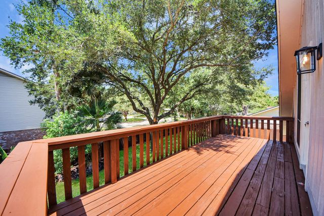 515 Lorie Lane, Seabrook, TX 77586