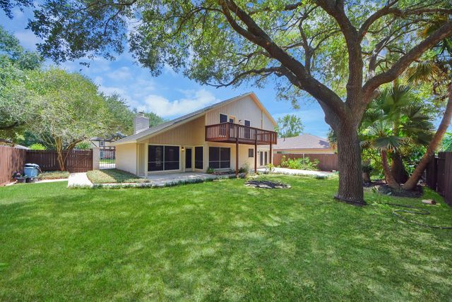 515 Lorie Lane, Seabrook, TX 77586