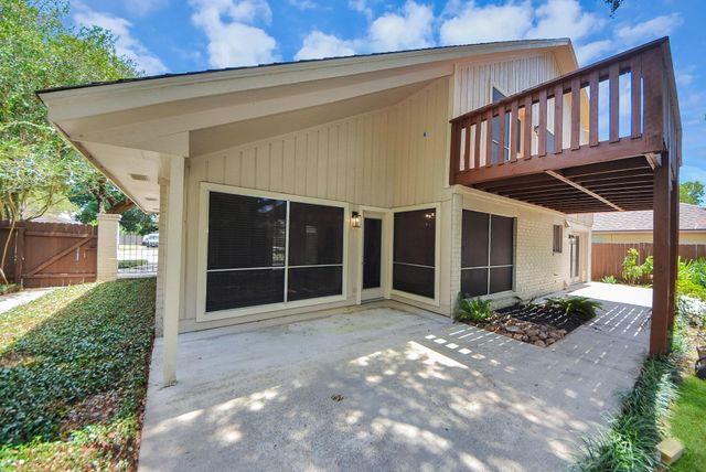515 Lorie Lane, Seabrook, TX 77586