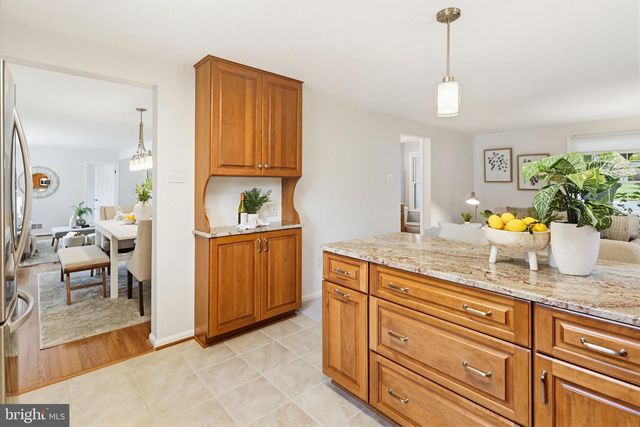 6267 DAWN DAY DR, Columbia, MD 21045