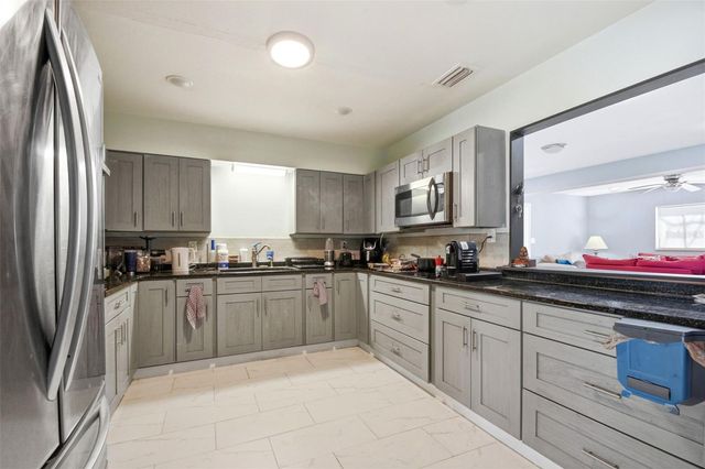 8 S SHELL ROAD, Debary, FL 32713