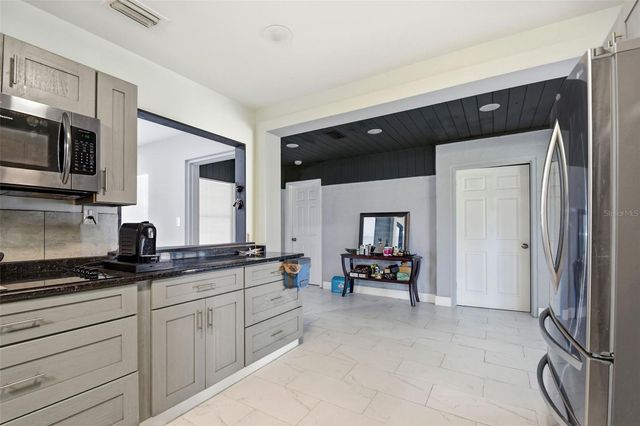 8 S SHELL ROAD, Debary, FL 32713