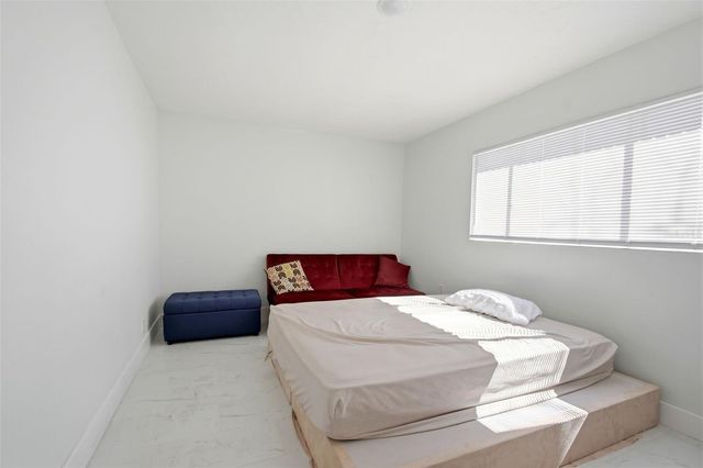 8 S SHELL ROAD, Debary, FL 32713