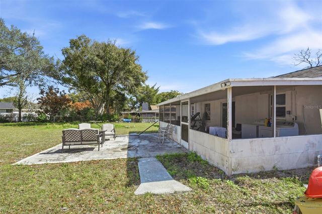 8 S SHELL ROAD, Debary, FL 32713