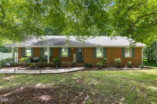 127 Shadowbrook Drive, Hillsborough, NC 27278