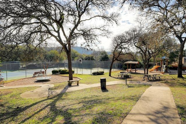 7211 Lakewood DR G124, Austin, TX 78750