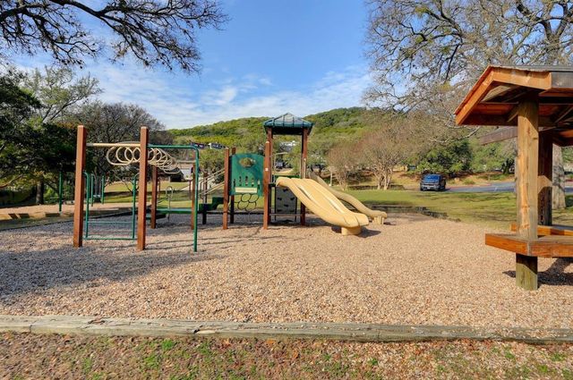 7211 Lakewood DR G124, Austin, TX 78750