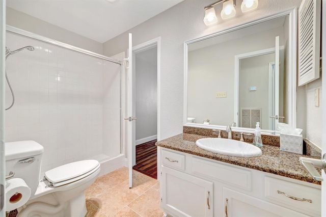 7211 Lakewood DR G124, Austin, TX 78750