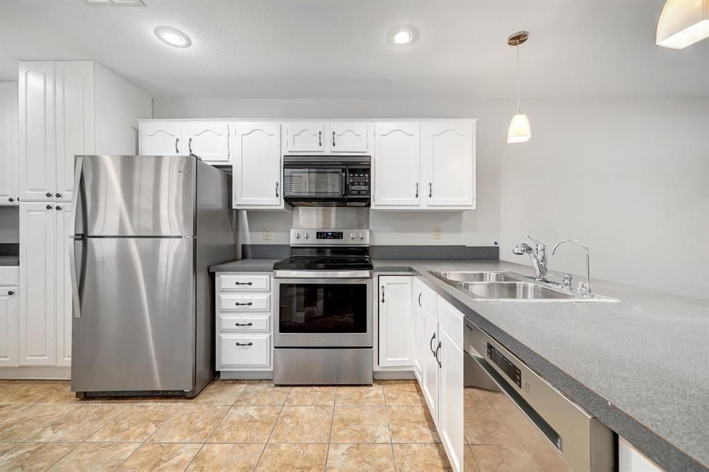 7211 Lakewood DR G124, Austin, TX 78750