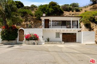 3305 Hillock Drive, Los Angeles, CA 90068