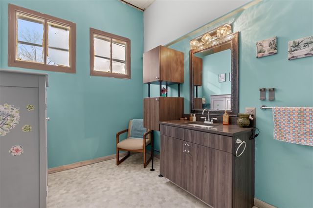 61965 County Road 384, Bangor, MI 49013