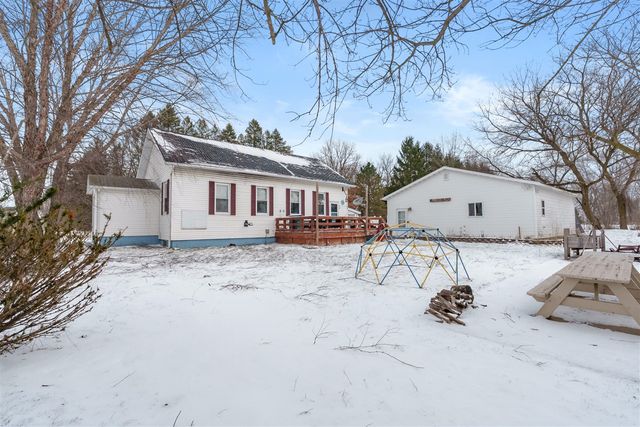 61965 County Road 384, Bangor, MI 49013