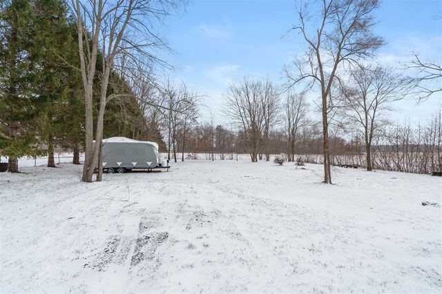 61965 County Road 384, Bangor, MI 49013